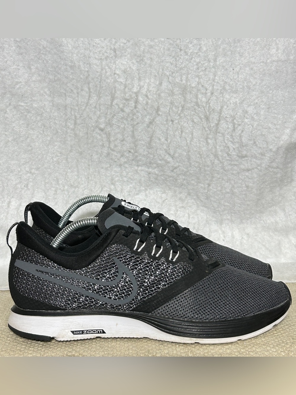 Nike Mens Black/Grey Zoom Strike Running Athletic Sneakers Shoes SZ US 9.5